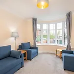 Five Bedroom Holiday House York Centre - Peace House - 56 Sycamore Terrace