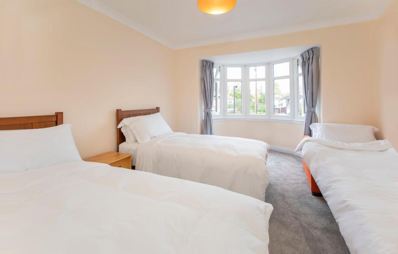 Five Bedroom House Centre - Peace House - 56 Sycamore Terrace *