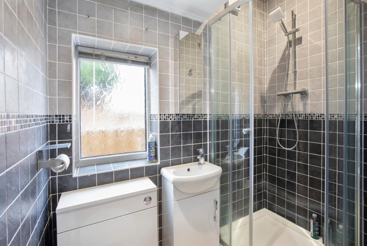 Five Bedroom House Centre - Peace House - 56 Sycamore Terrace Holiday home *